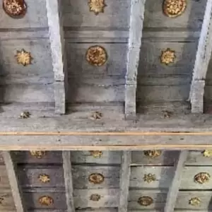2105 - Villa Puricelli Guerra - Sala del Camino. Il soffitto con la trave danneggiata