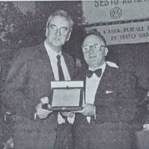 7990 - Vecchioni Quinto. Premio Torretta 1995. Con Bruno Pizzul